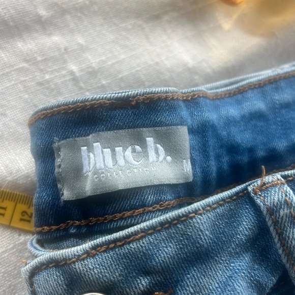 BlueB ladies jeans Medium pearl and stone
Studded. Very good condition - Picture 11 of 11